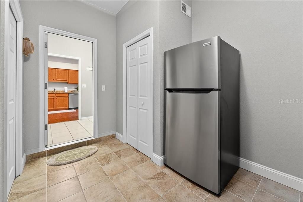 Active With Contract: $269,990 (2 beds, 2 baths, 1260 Square Feet)