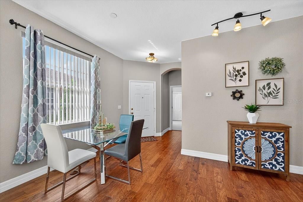 Active With Contract: $269,990 (2 beds, 2 baths, 1260 Square Feet)