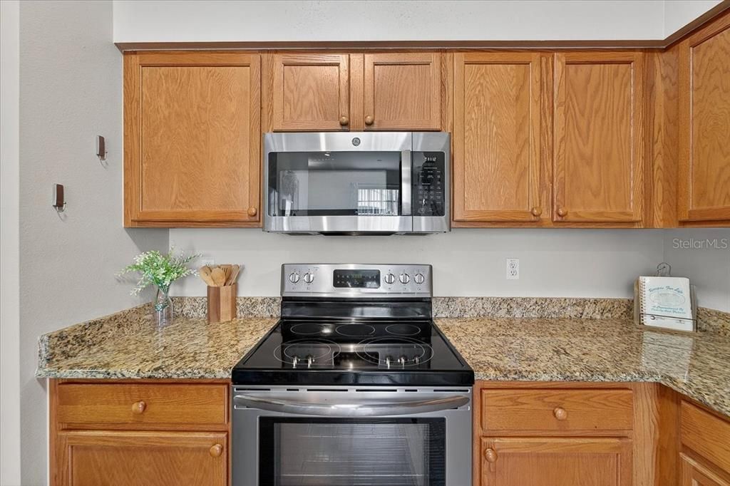 Active With Contract: $269,990 (2 beds, 2 baths, 1260 Square Feet)