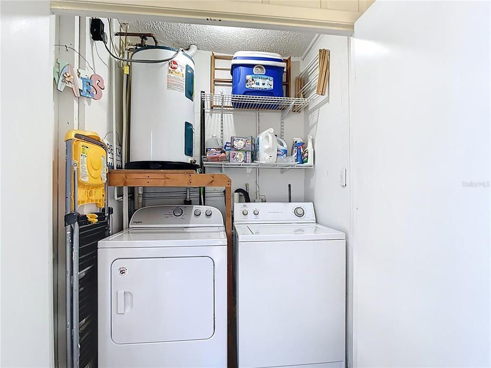 Под контрактом: $239,900 (2 спален, 2 ванн, 899 Квадратных фут)