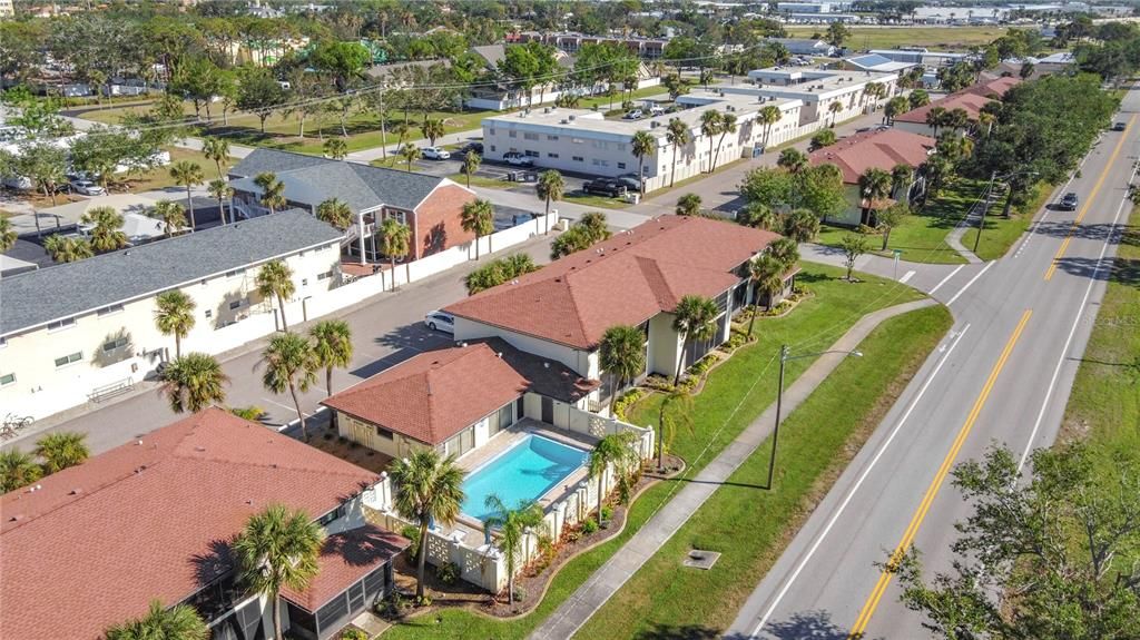 Под контрактом: $239,900 (2 спален, 2 ванн, 899 Квадратных фут)