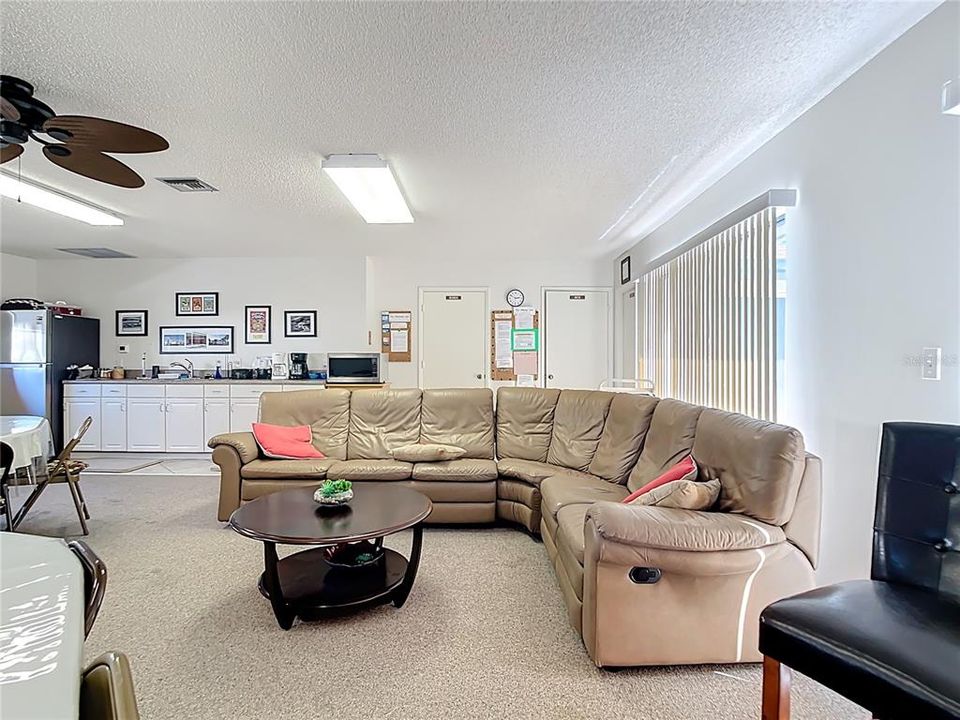 Под контрактом: $239,900 (2 спален, 2 ванн, 899 Квадратных фут)