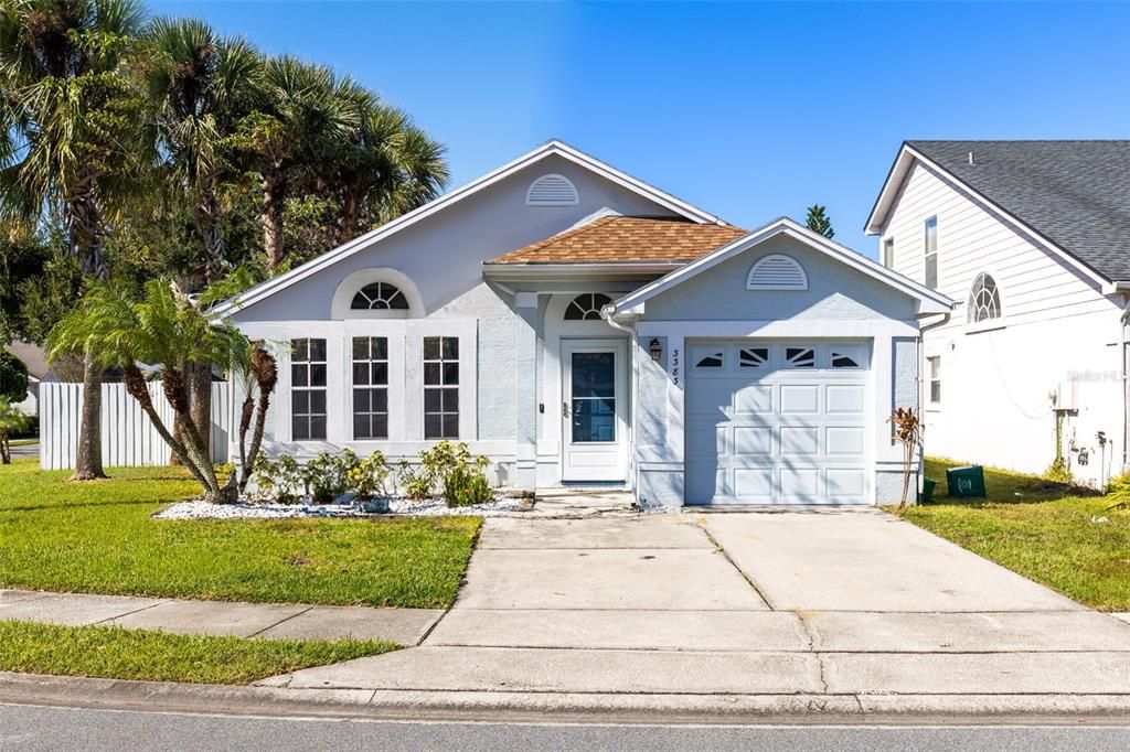 Под контрактом: $389,900 (3 спален, 2 ванн, 1201 Квадратных фут)