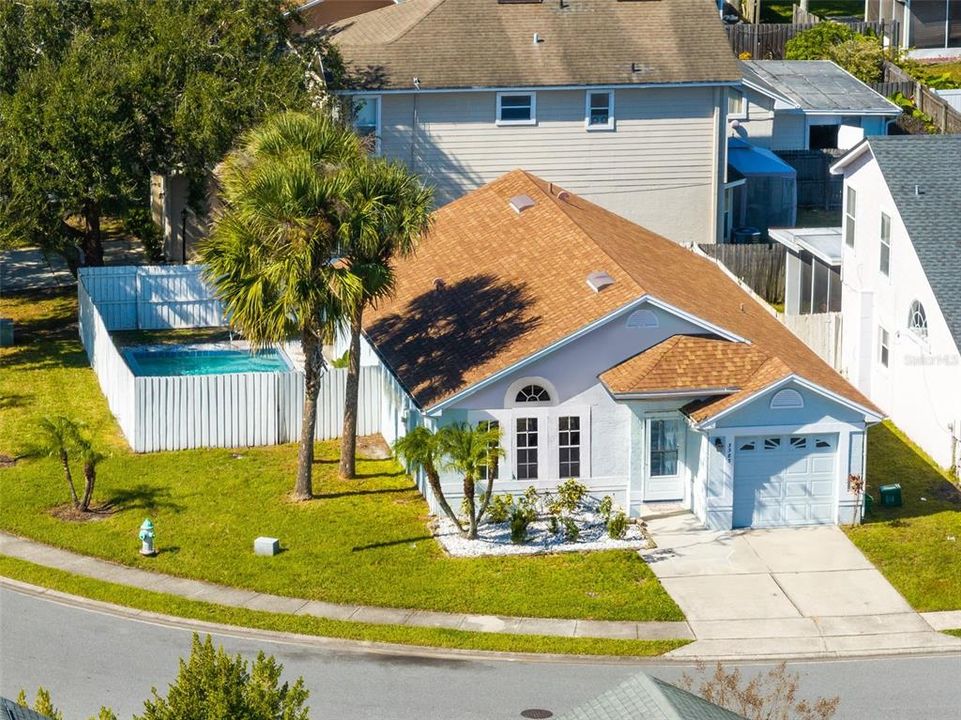 Под контрактом: $389,900 (3 спален, 2 ванн, 1201 Квадратных фут)