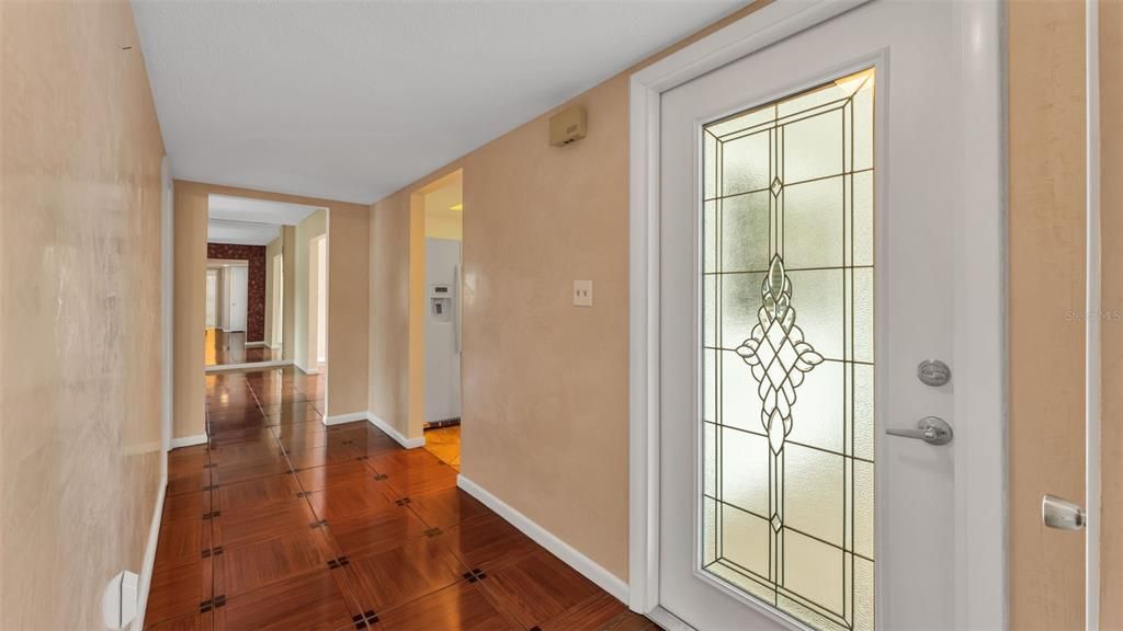 待售: $175,000 (2 贝兹, 2 浴室, 1586 平方英尺)