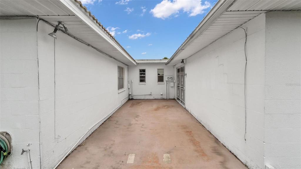 待售: $175,000 (2 贝兹, 2 浴室, 1586 平方英尺)