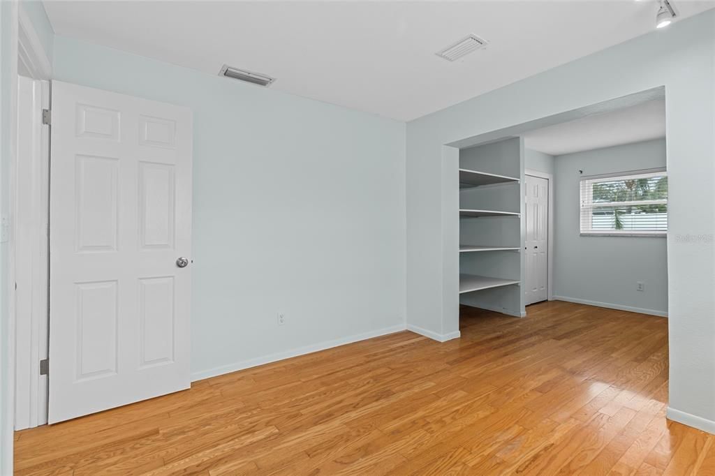 For Rent: $3,600 (4 beds, 2 baths, 1843 Square Feet)