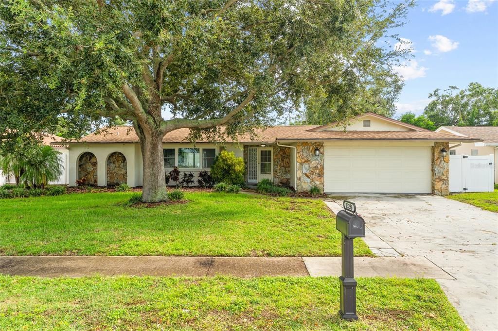 For Rent: $3,600 (4 beds, 2 baths, 1843 Square Feet)