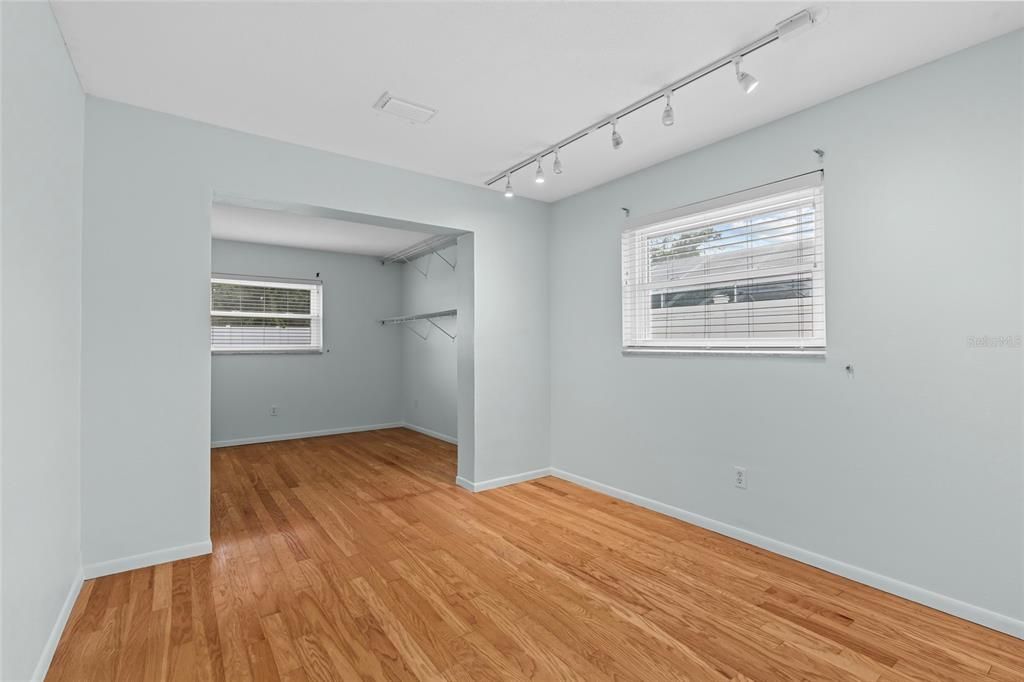 For Rent: $3,600 (4 beds, 2 baths, 1843 Square Feet)