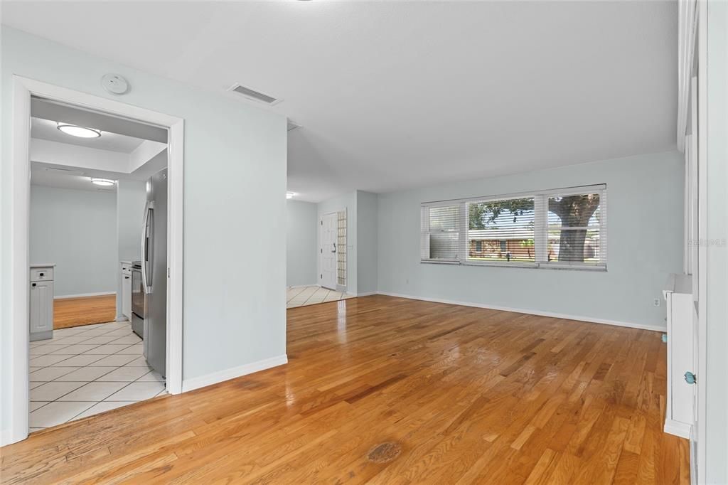 For Rent: $3,600 (4 beds, 2 baths, 1843 Square Feet)