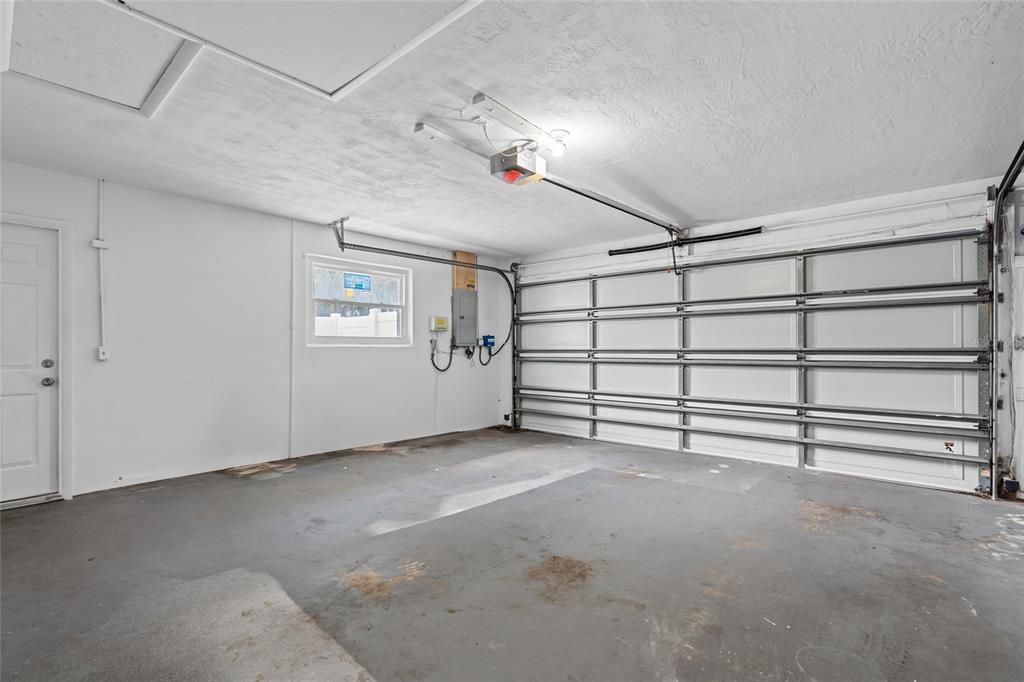 For Rent: $3,600 (4 beds, 2 baths, 1843 Square Feet)