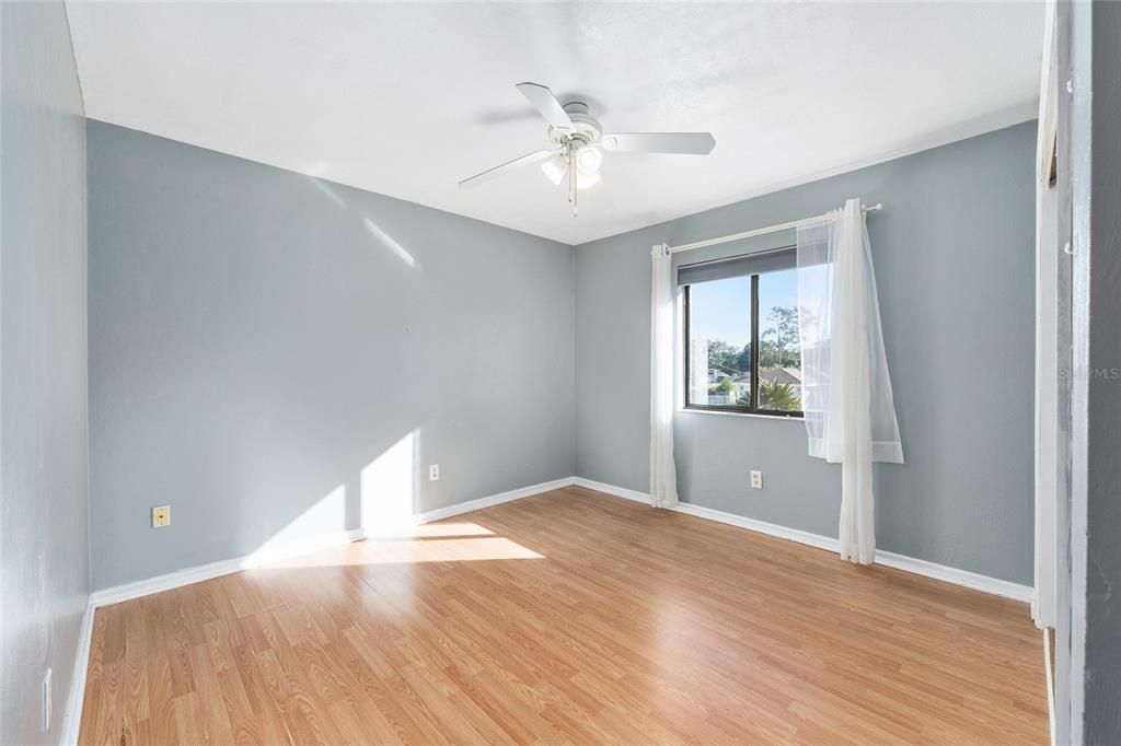 For Sale: $274,000 (3 beds, 2 baths, 1581 Square Feet)