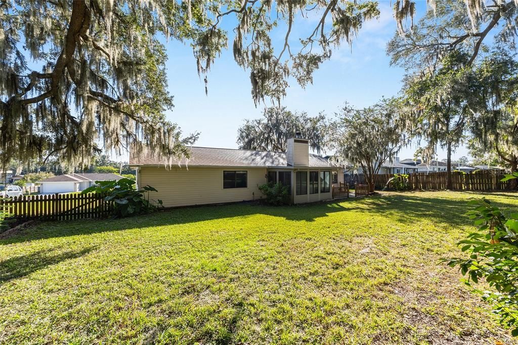 For Sale: $274,000 (3 beds, 2 baths, 1581 Square Feet)