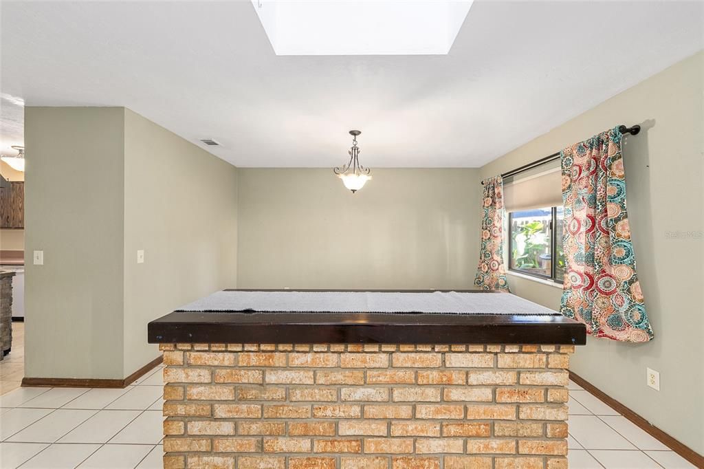 For Sale: $274,000 (3 beds, 2 baths, 1581 Square Feet)