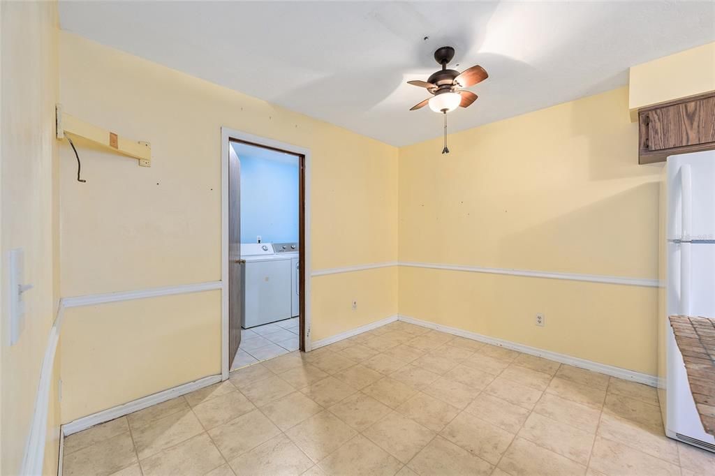 For Sale: $274,000 (3 beds, 2 baths, 1581 Square Feet)