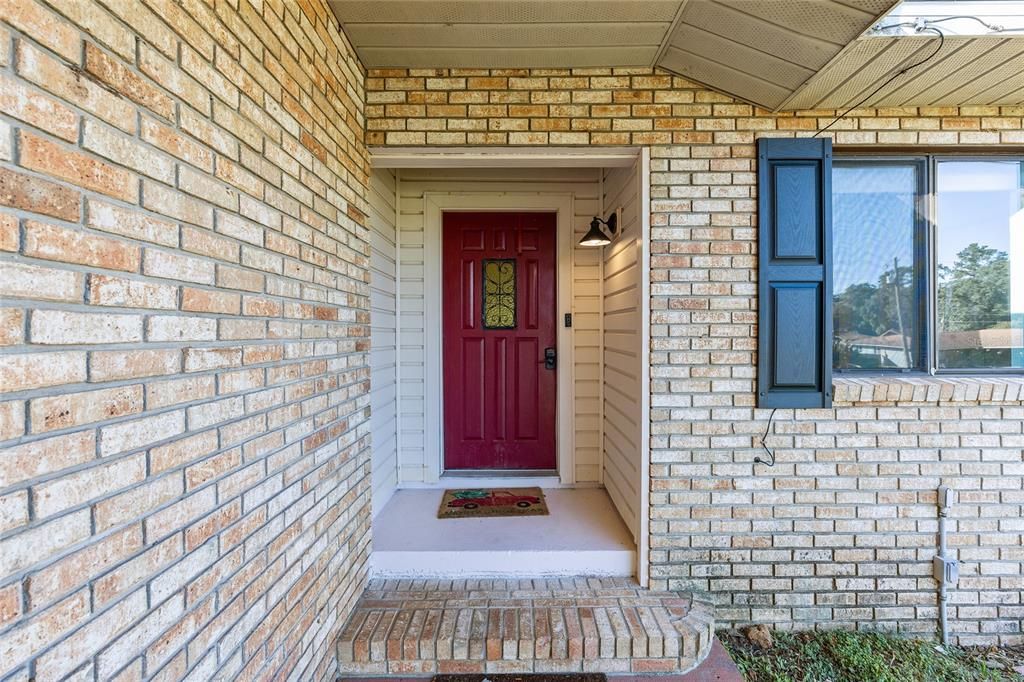 For Sale: $274,000 (3 beds, 2 baths, 1581 Square Feet)