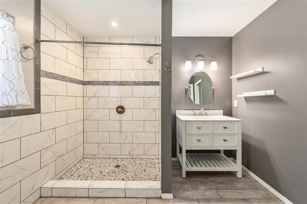 For Sale: $274,000 (3 beds, 2 baths, 1581 Square Feet)