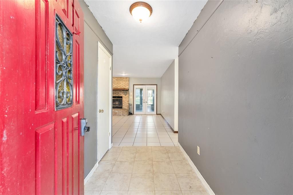 For Sale: $274,000 (3 beds, 2 baths, 1581 Square Feet)