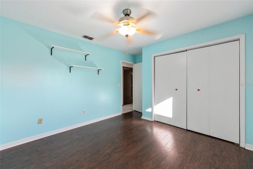 For Sale: $274,000 (3 beds, 2 baths, 1581 Square Feet)