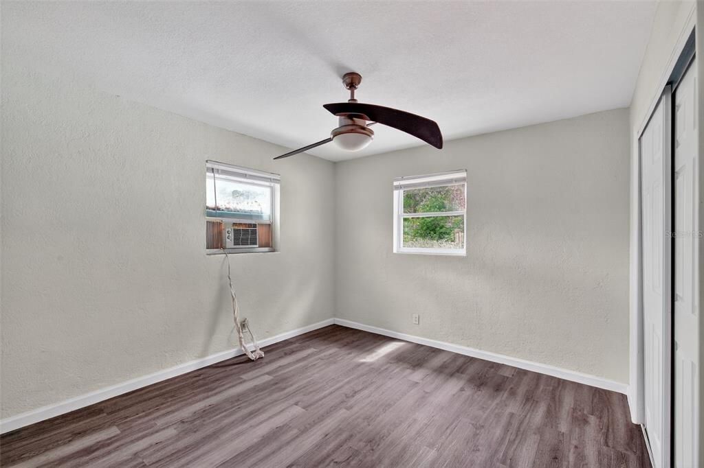 出租: $2,250 (4 贝兹, 2 浴室, 1971 平方英尺)