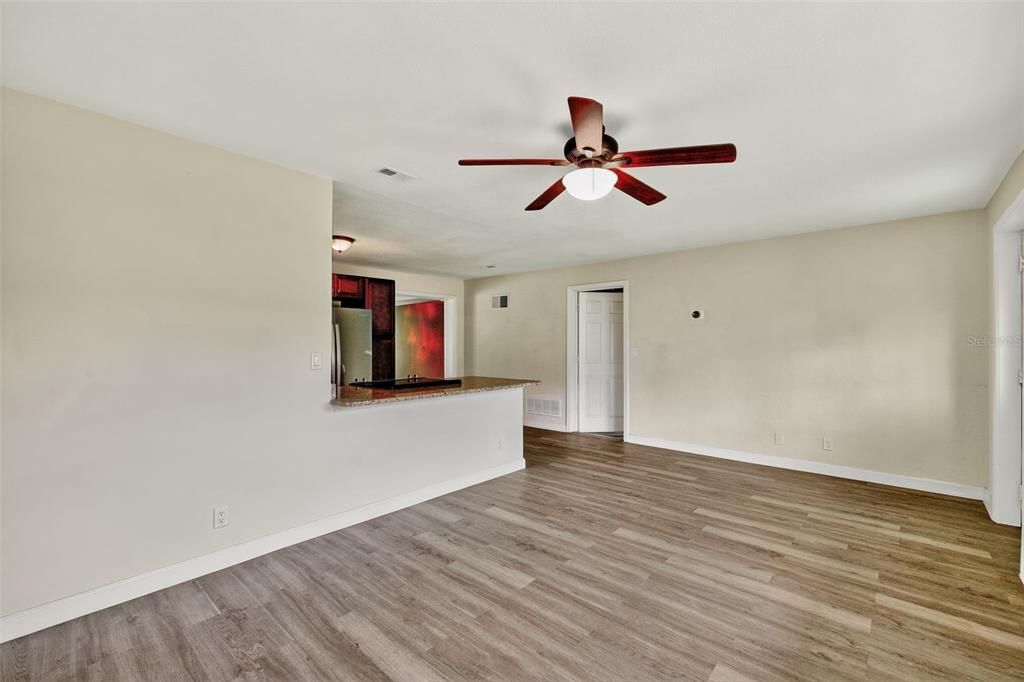 出租: $2,250 (4 贝兹, 2 浴室, 1971 平方英尺)