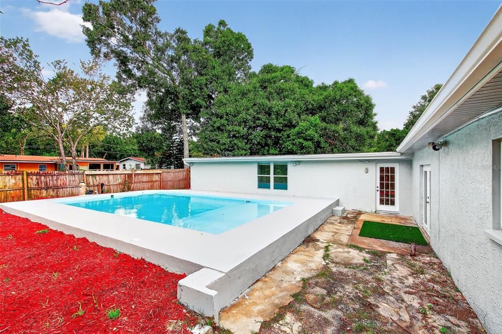 出租: $2,250 (4 贝兹, 2 浴室, 1971 平方英尺)