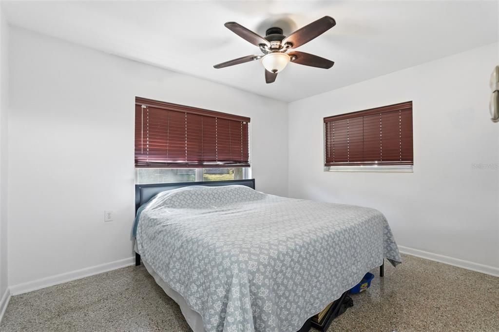 For Sale: $300,000 (2 beds, 2 baths, 852 Square Feet)