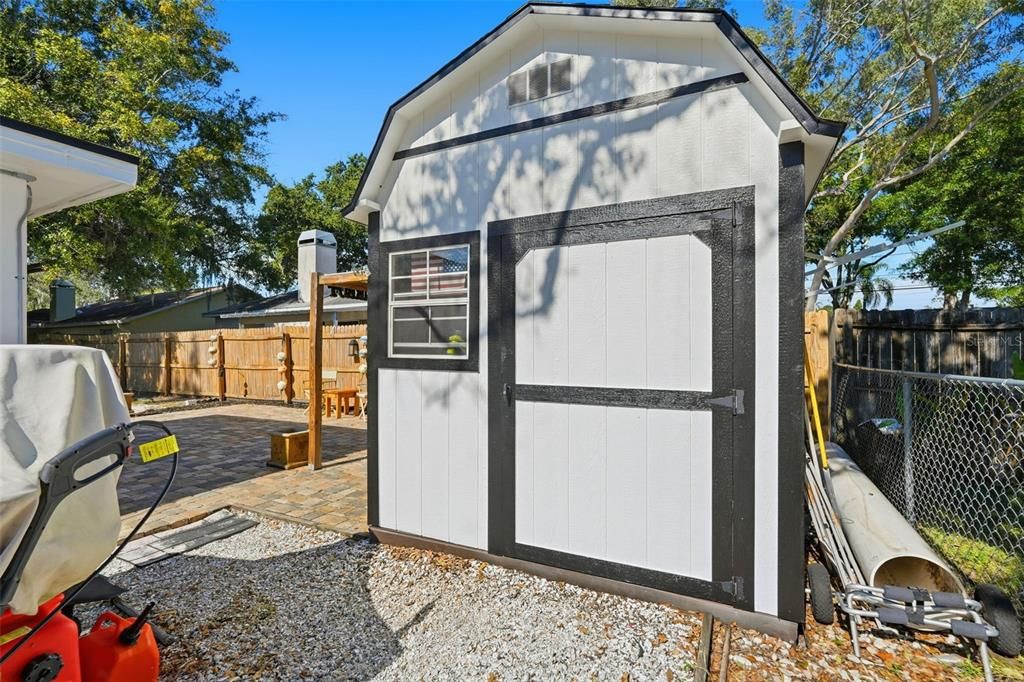 For Sale: $300,000 (2 beds, 2 baths, 852 Square Feet)