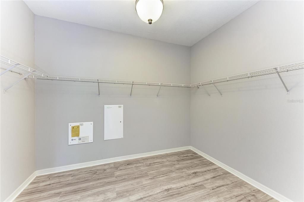 For Sale: $499,000 (4 beds, 2 baths, 2694 Square Feet)