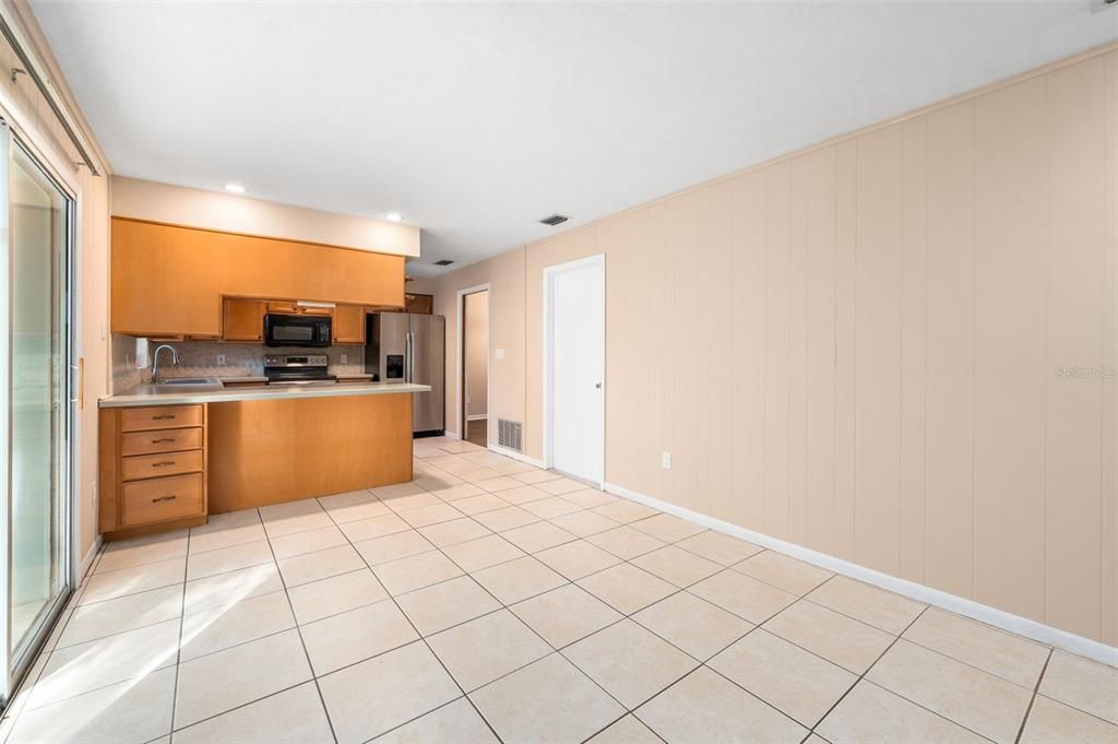 For Sale: $284,900 (3 beds, 2 baths, 1310 Square Feet)