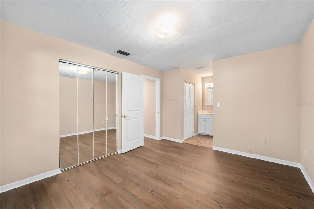 For Sale: $284,900 (3 beds, 2 baths, 1310 Square Feet)