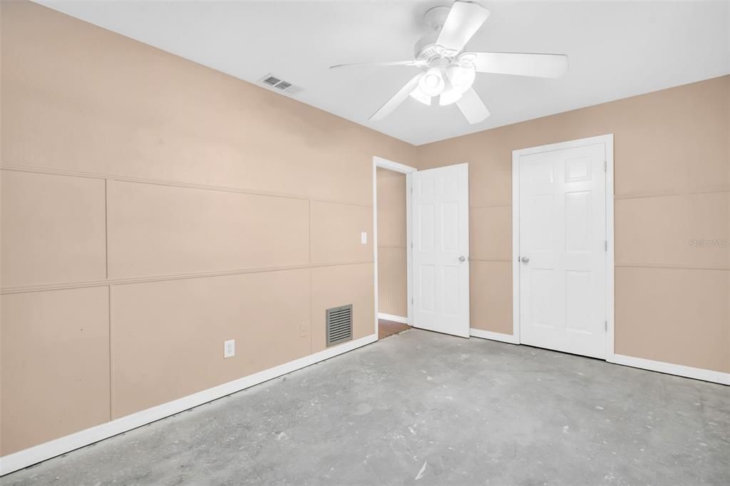 合同活跃: $465,000 (4 贝兹, 2 浴室, 2115 平方英尺)