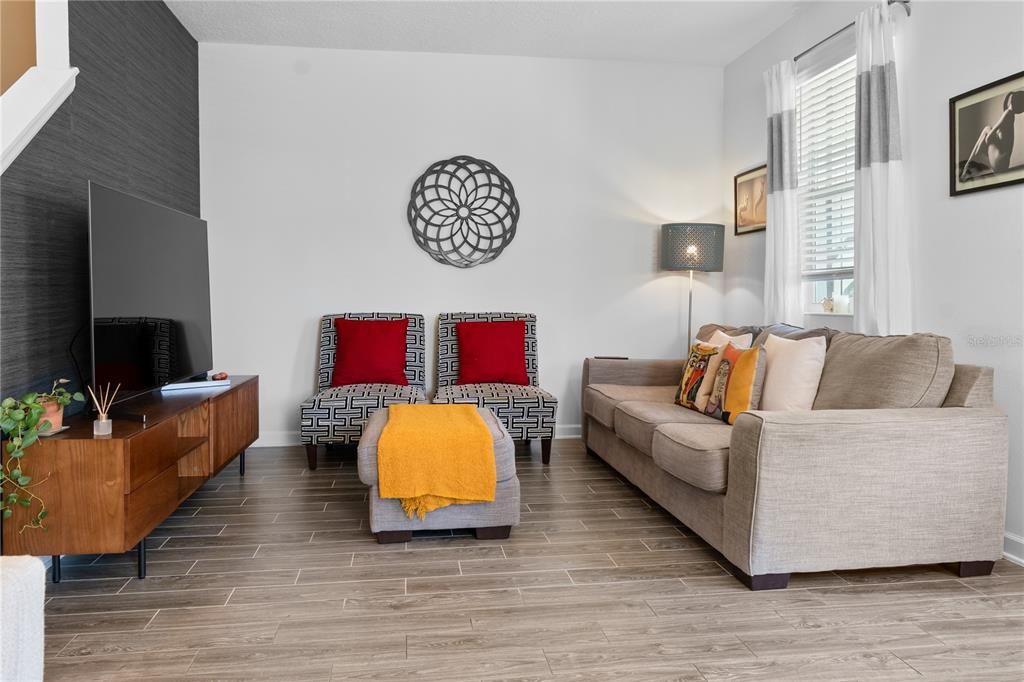 For Sale: $450,000 (3 beds, 2 baths, 1717 Square Feet)