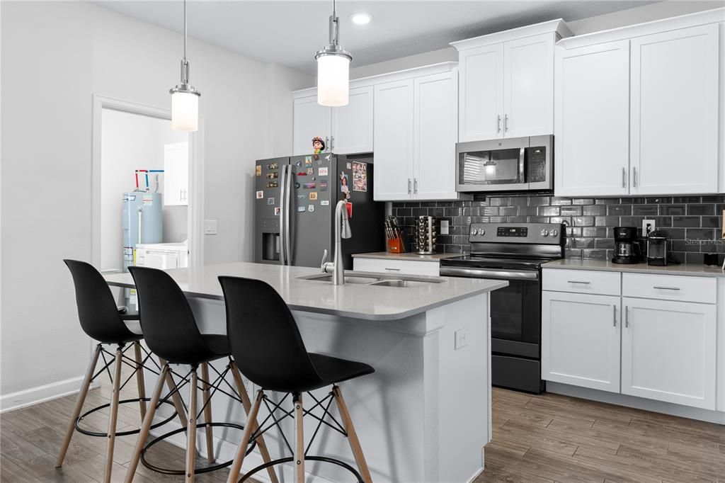 For Sale: $450,000 (3 beds, 2 baths, 1717 Square Feet)