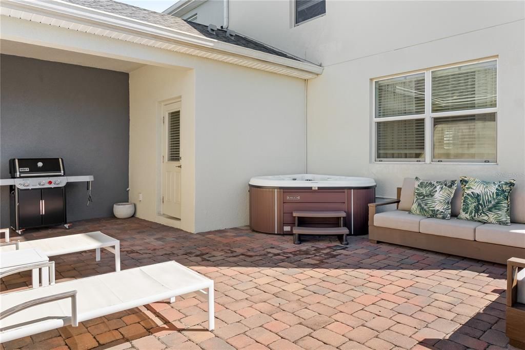 For Sale: $450,000 (3 beds, 2 baths, 1717 Square Feet)