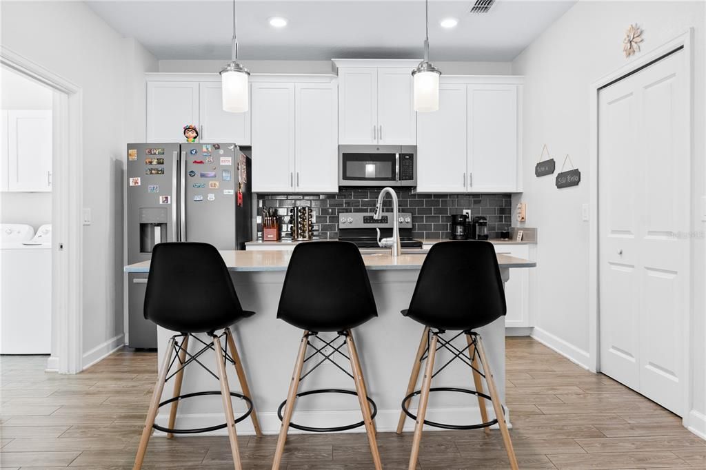 For Sale: $450,000 (3 beds, 2 baths, 1717 Square Feet)