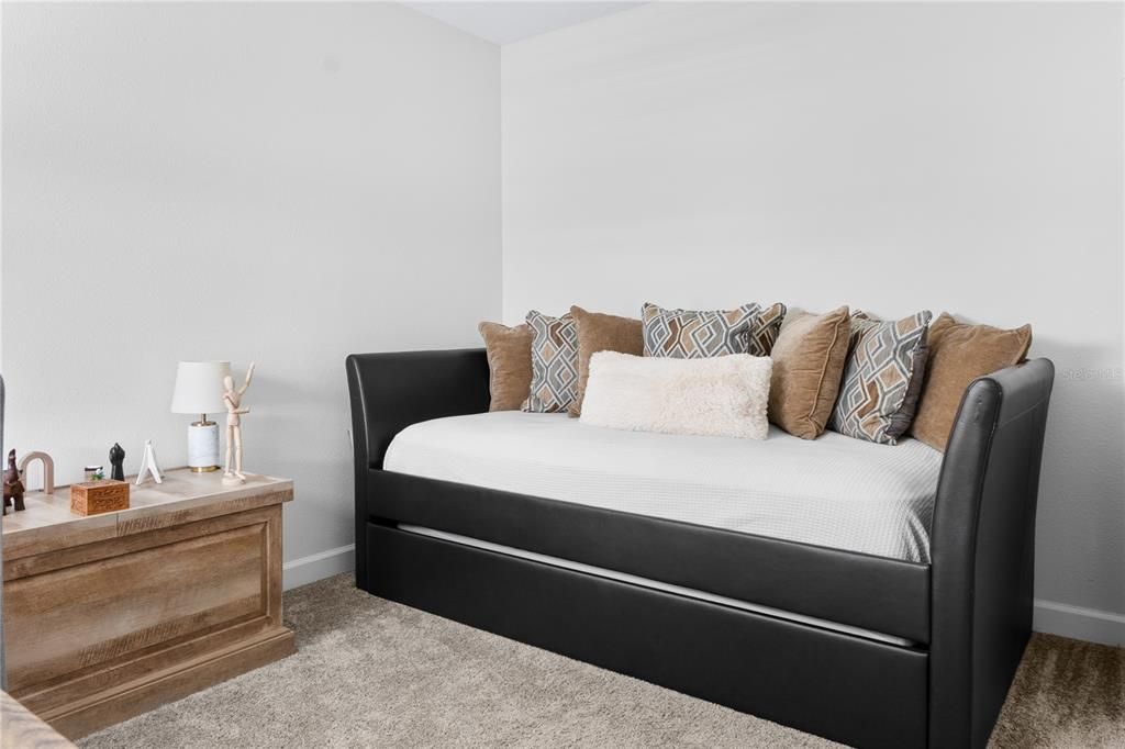 For Sale: $450,000 (3 beds, 2 baths, 1717 Square Feet)