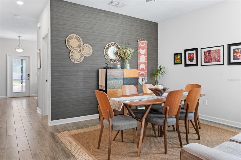 For Sale: $450,000 (3 beds, 2 baths, 1717 Square Feet)