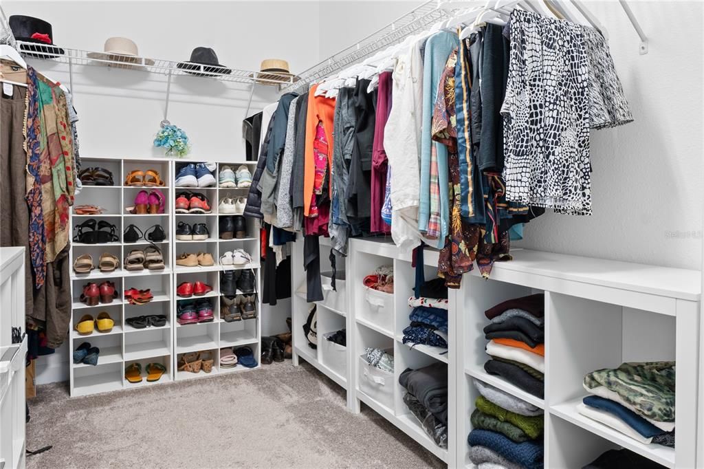 For Sale: $450,000 (3 beds, 2 baths, 1717 Square Feet)