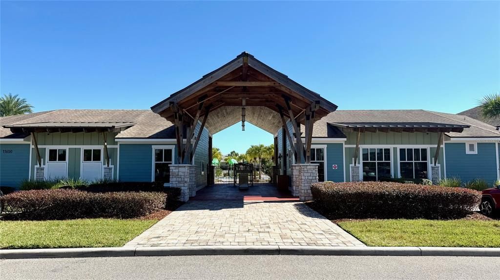 For Sale: $450,000 (3 beds, 2 baths, 1717 Square Feet)