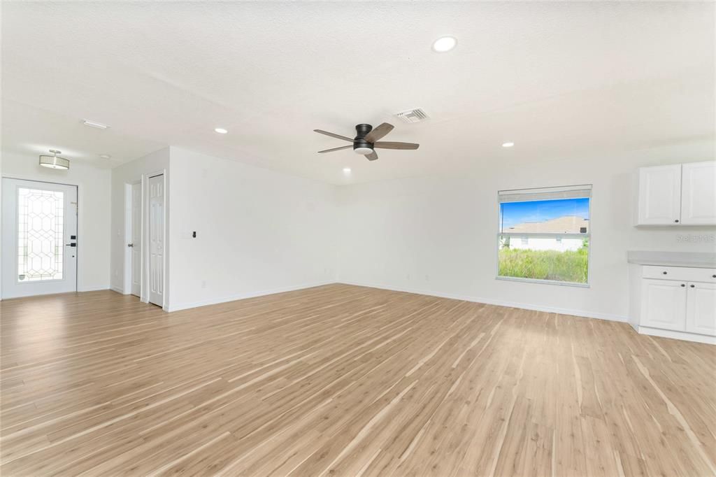 Active With Contract: $259,000 (4 beds, 2 baths, 1908 Square Feet)