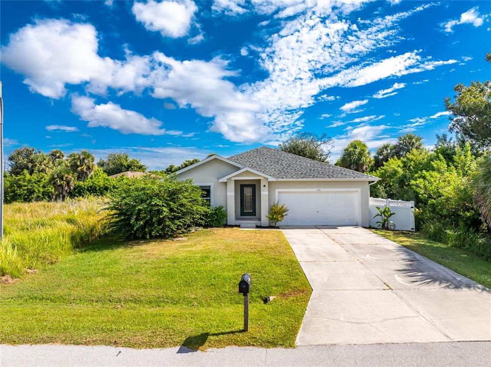 Active With Contract: $259,000 (4 beds, 2 baths, 1908 Square Feet)