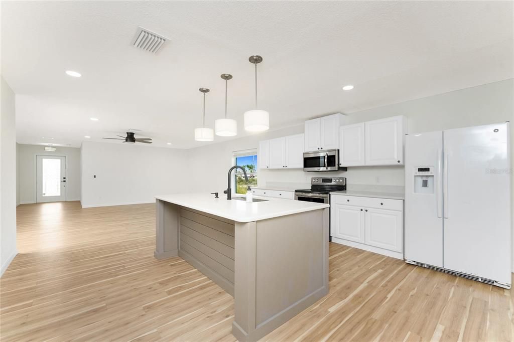 Active With Contract: $259,000 (4 beds, 2 baths, 1908 Square Feet)