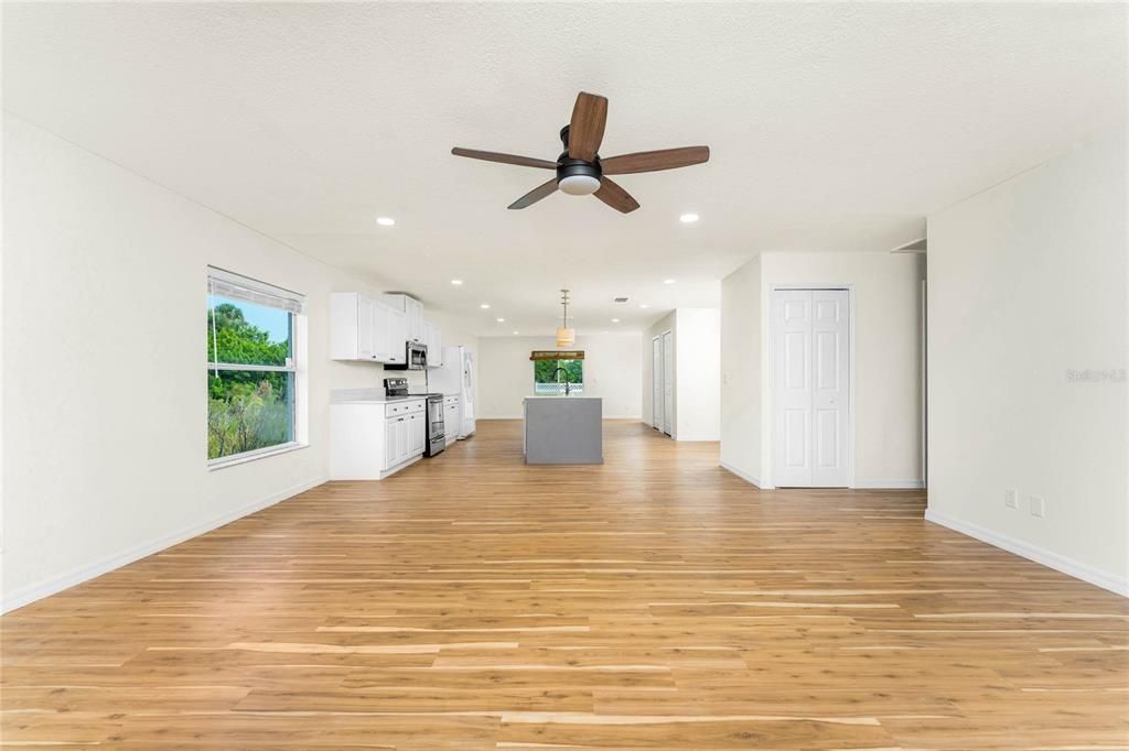 Active With Contract: $259,000 (4 beds, 2 baths, 1908 Square Feet)