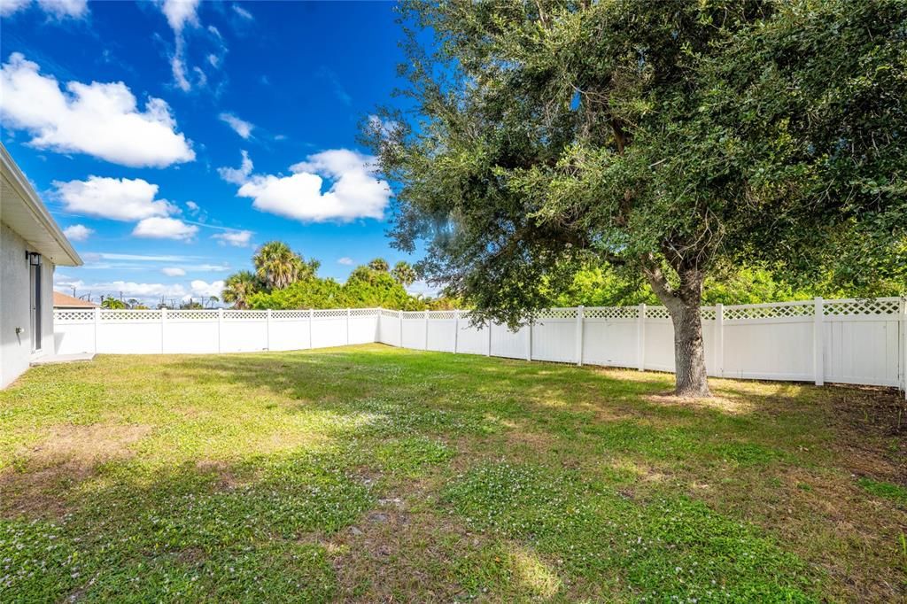 Active With Contract: $259,000 (4 beds, 2 baths, 1908 Square Feet)