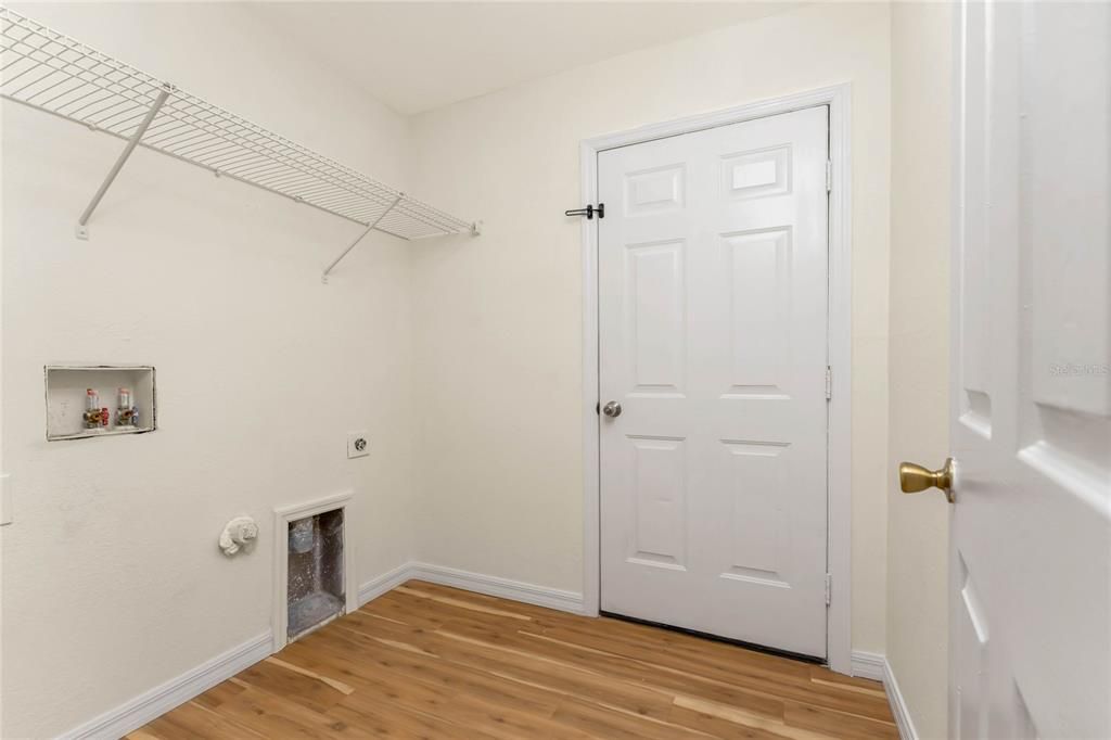 Active With Contract: $259,000 (4 beds, 2 baths, 1908 Square Feet)