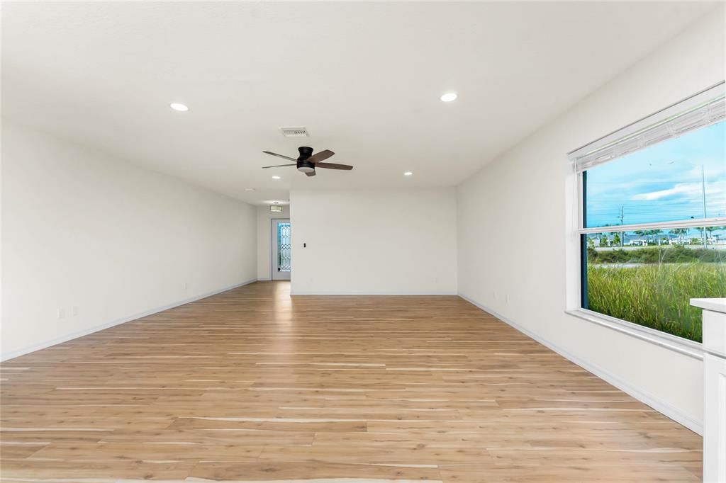 Active With Contract: $259,000 (4 beds, 2 baths, 1908 Square Feet)