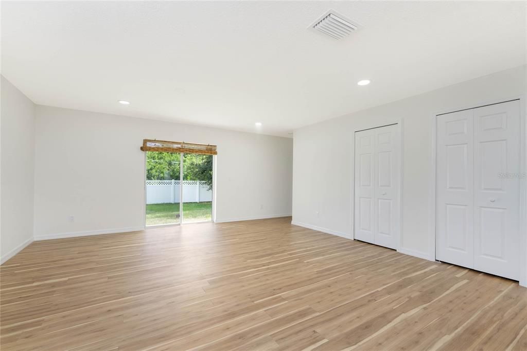 Active With Contract: $259,000 (4 beds, 2 baths, 1908 Square Feet)