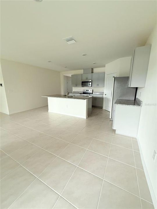 For Rent: $2,600 (4 beds, 2 baths, 1830 Square Feet)