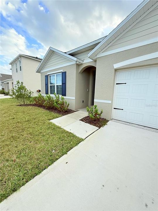 For Rent: $2,600 (4 beds, 2 baths, 1830 Square Feet)